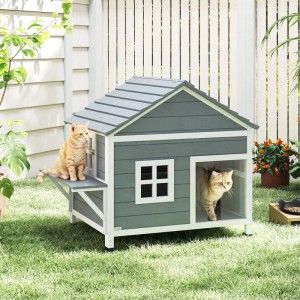 PawHut Katzenhaus aus Tannenholz, zweistöckig, grau-weiß, mit zwei Katzen im Garten.