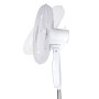 Weißer Standventilator mit Ø 40 cm, höhenverstellbar und mit Oszillationsfunktion.