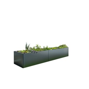 Langes Biohort Metall-Hochbeet 2x2m in Dunkelgrau-Metallic, bepflanzt mit Kräutern und Gemüse.