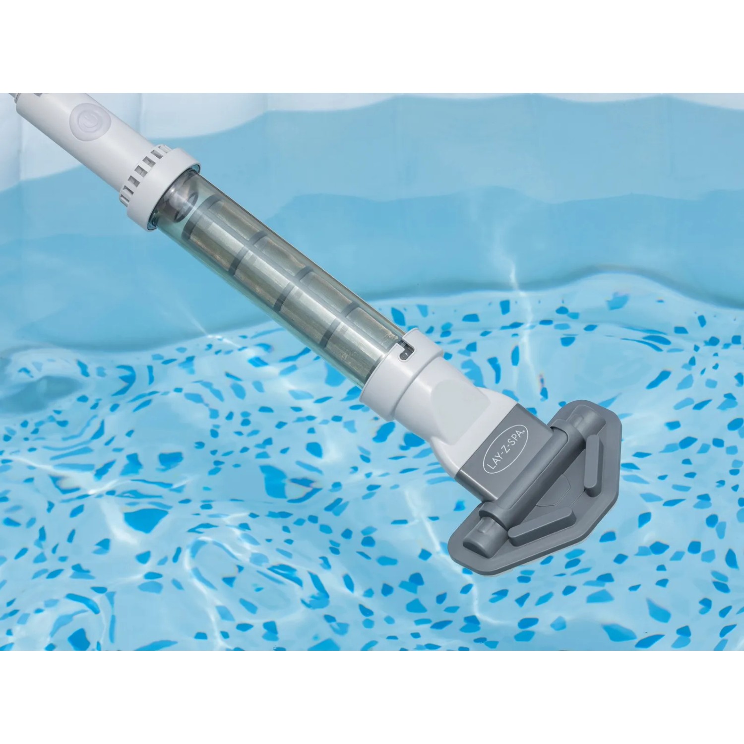 Bestway Lay-Z-Spa Akku Poolsauger im Wasser, zur Reinigung von Whirlpools und Pools.