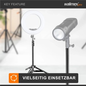 Zwei schwarze Walimex Pro Lampenstative mit Ringlicht und Studioblitz. Vielseitiges Lichtstativ für Foto und Studio.
