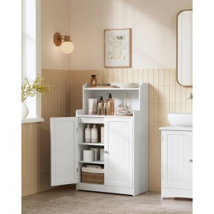 Weißer Songmics Badezimmerschrank Helan-old (30x60x100cm) mit offenen und geschlossenen Fächern.