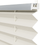 Sekey Plissee Faltrollo in Beige, Detailansicht der Faltstruktur und Klemmhalterung.