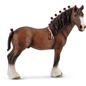 Detailgetreue Schleich Farm World Figur: Clydesdale Wallach, braunes Fell, geflochtene Mähne.