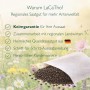 LaCaTho Lavendel Samen: Offener Beutel mit dunklen Samen auf Blumenwiese. Vorteile: Keimgarantie, Qualität aus Deutschland, regionale Landwirte.