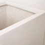 Detailansicht: Elegante, perlmutt-weiße Fiberglas Säule, Pflanzkübel für Innen- und Außenbereich.