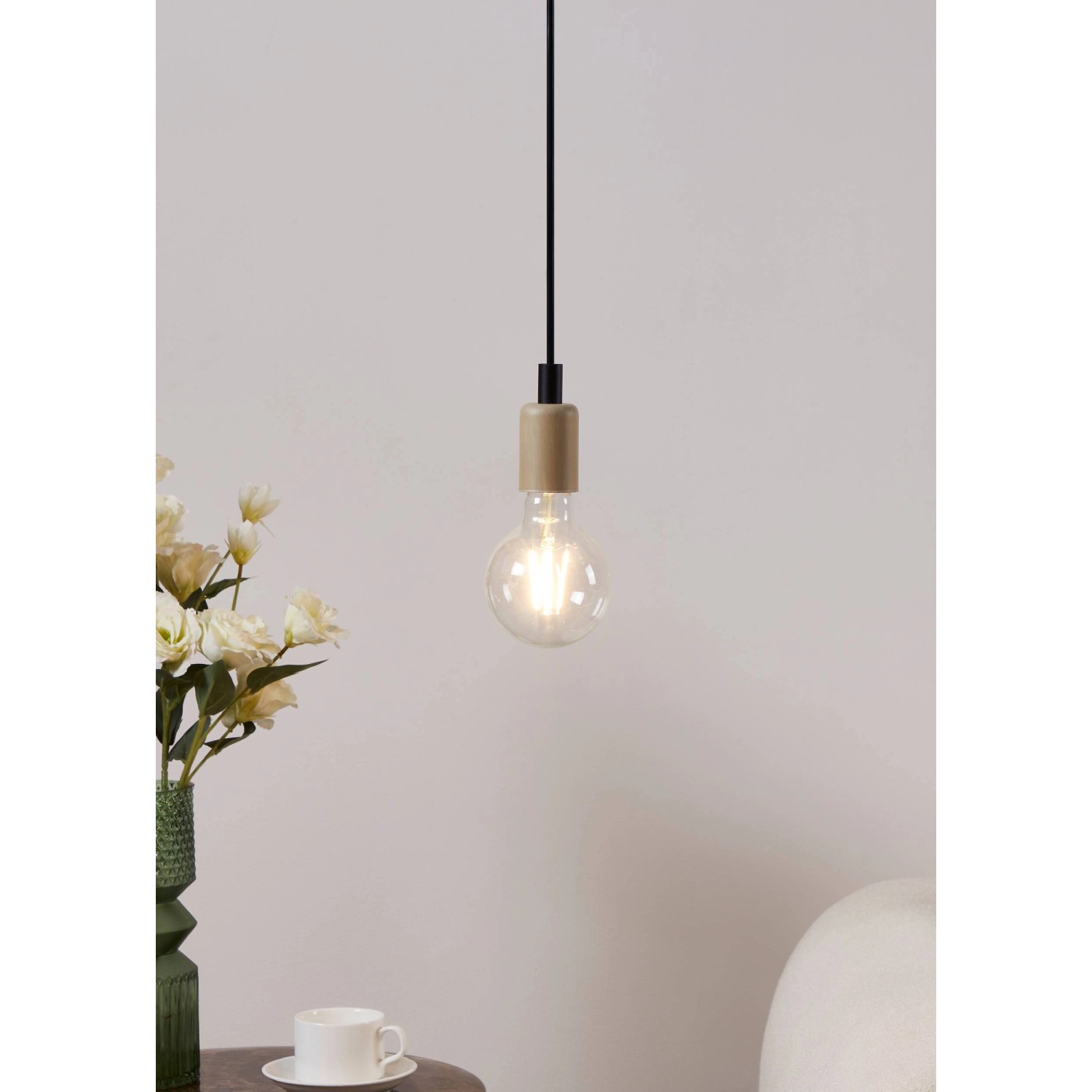 Eglo E27 LED Leuchtmittel in Globeform, 7,3 W, warmweiß, dimmbar.