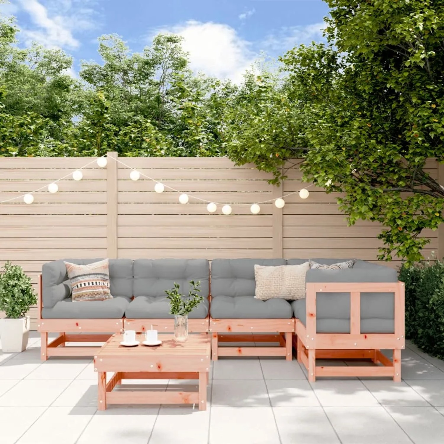 6-teiliges Garten Lounge Set aus Douglasie mit grauen Kissen. Gartenmöbel für Terrasse und Garten.
