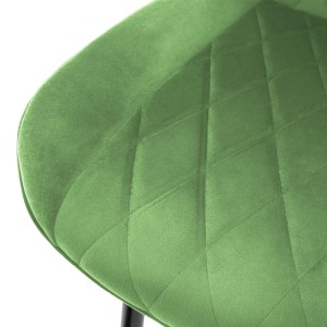 Detailaufnahme: Salbeigrüne ML-Design Esszimmerstuhl Sitzfläche aus Samt mit Rautensteppung.