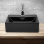 Schwarzes, eckiges ML-Design Keramik Waschbecken (415x365x130mm) als Aufsatzwaschbecken.