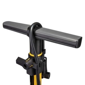 Topeak JoeBlow Sport 2Stage Standpumpe in Schwarz-Gelb, Detailansicht des Griffs mit 2-Stufen-Schalter.