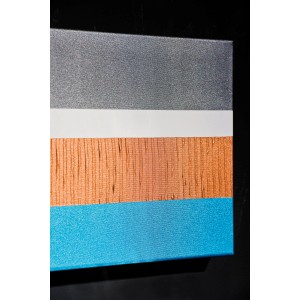 Marabu Metallic Wandfarbe in Kupfer: Farbmuster mit Grau, Weiß und Blau.