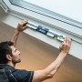 Bosch Professional Digitaler Neigungsmesser GIM 60 cm bei der Anwendung.