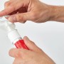 fischer Reparatur Spachtel 70ml mit integriertem Spachtel in der Anwendung.