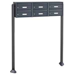 Anthrazitfarbener Burg Wächter Standbriefkasten für 6 Parteien mit Namensschild.