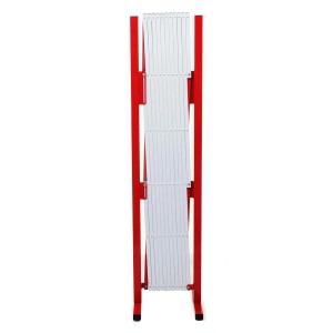 Zusammengeklapptes, rot-weißes MCW Absperrgitter/Scherengitter aus Aluminium, Höhe 153cm.