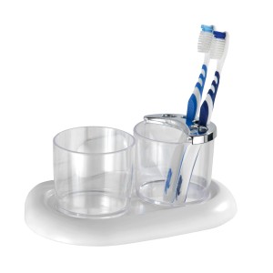 Wenko Zahnputzbecher und Zahnbürstenhalter Pure, weiß, mit zwei Bechern und Zahnbürsten.
