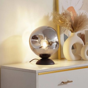 Moderne Lindby Tischlampe Valentina in Braun mit Rauchglas-Schirm für Flur und Wohnzimmer.