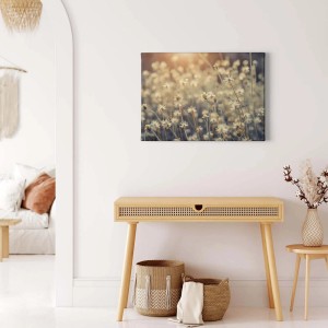 Leinwandbild Blumenwiese im Landhausstil, beige. Wanddekoration für Wohnzimmer & Flur.