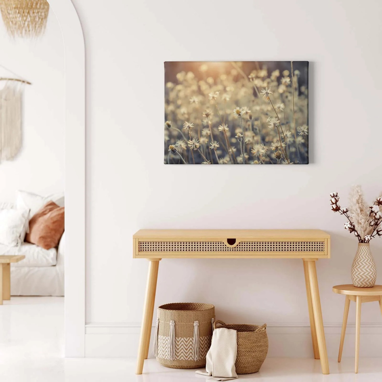 Leinwandbild Blumenwiese im Landhausstil, beige. Wanddekoration für Wohnzimmer & Flur.