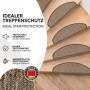 Halbrunde, braune Karat Stufenmatte Alto selbstklebend auf Holztreppe.