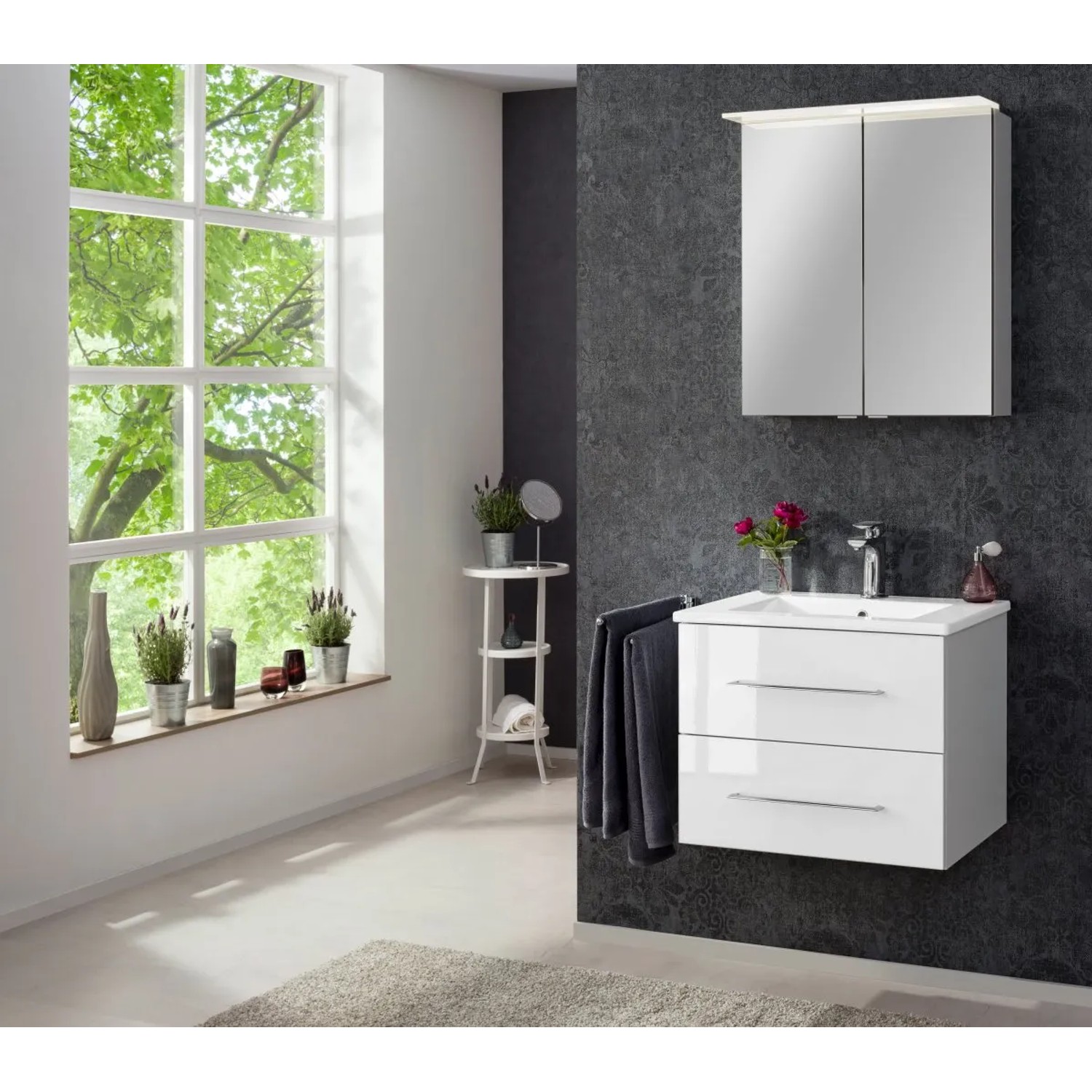Fackelmann Spiegelschrank B.Perfekt, 60 cm, weiß, mit Softclose-Türen und Aufsatzleuchte im Badezimmer.