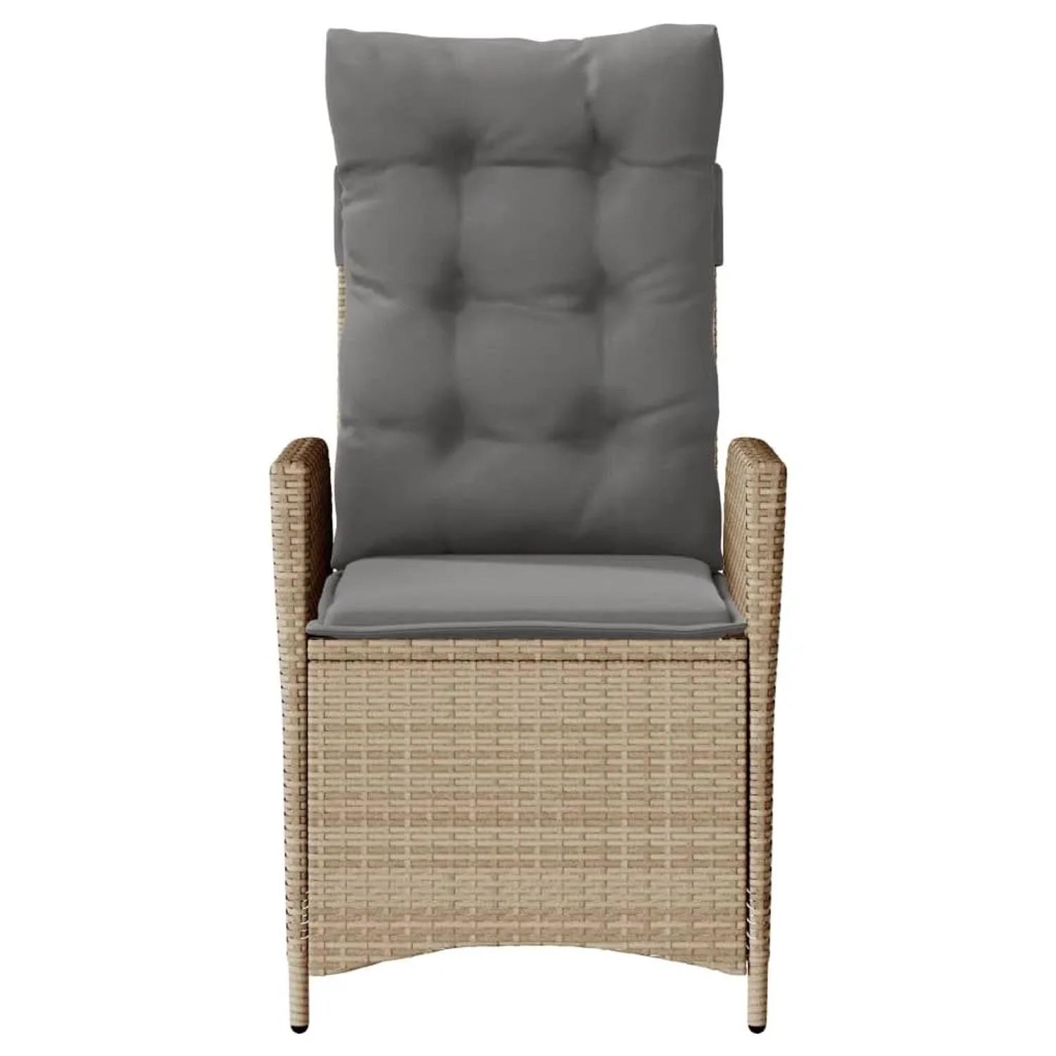 Beiger Poly Rattan Gartensessel mit verstellbarer Rückenlehne und dicken grauen Kissen. Perfekt für Gartenstühle.