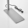 Detailaufnahme der Alu-Basis der Arcchio LED Bürostehleuchte Tamilo mit Kabel und Stecker.