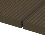 Schwarze Fugendichtung (5-7mm) zwischen braunen Terrassendielen für optimale Abdichtung.