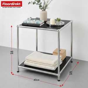 Schwarzes Floordirekt Metallregal Concept Epure MK-012 als Beistelltisch mit zwei Ablageflächen.