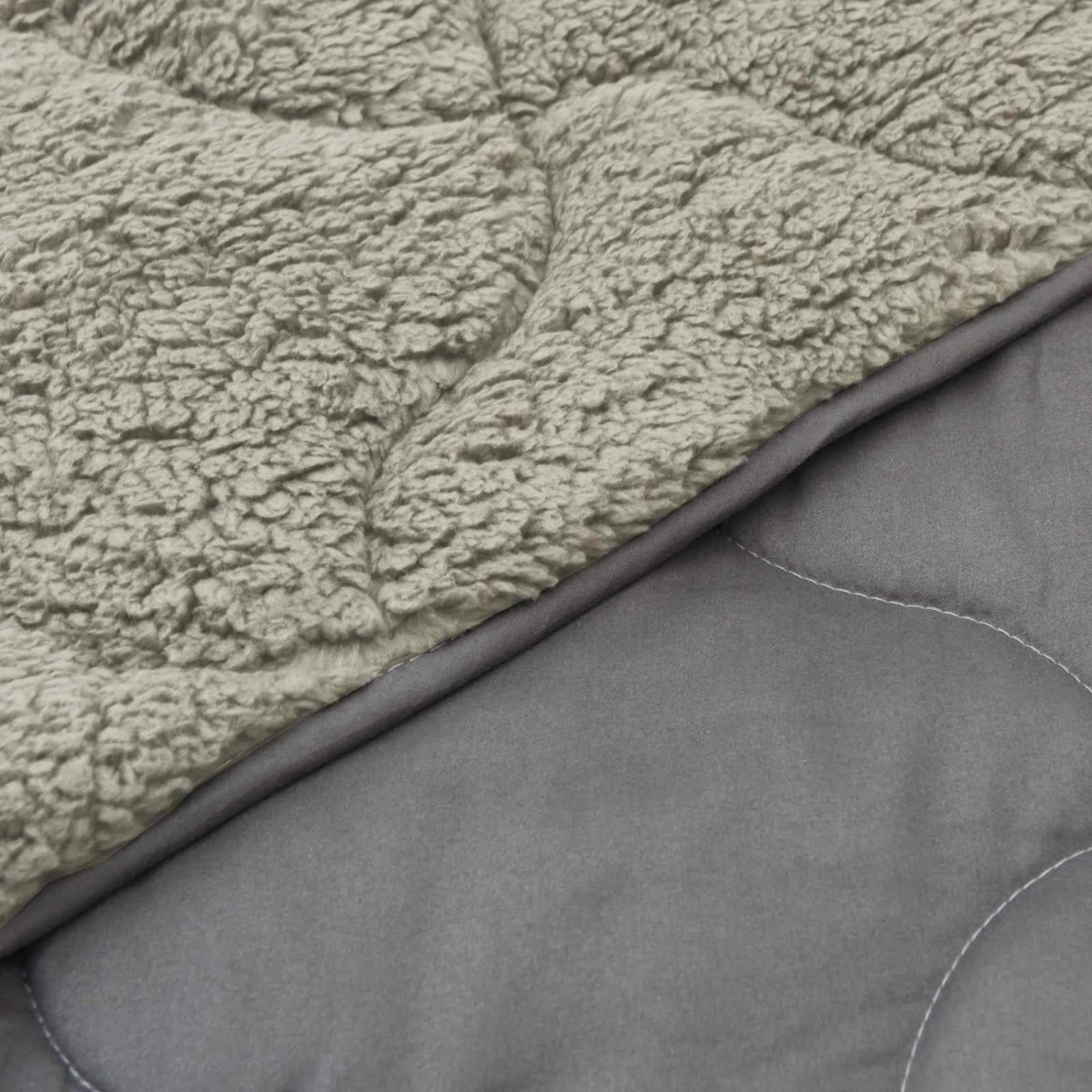 vidaXL Winterbettdecke Gepolstert Hellgrau 140 x 220 cm 42026319_5