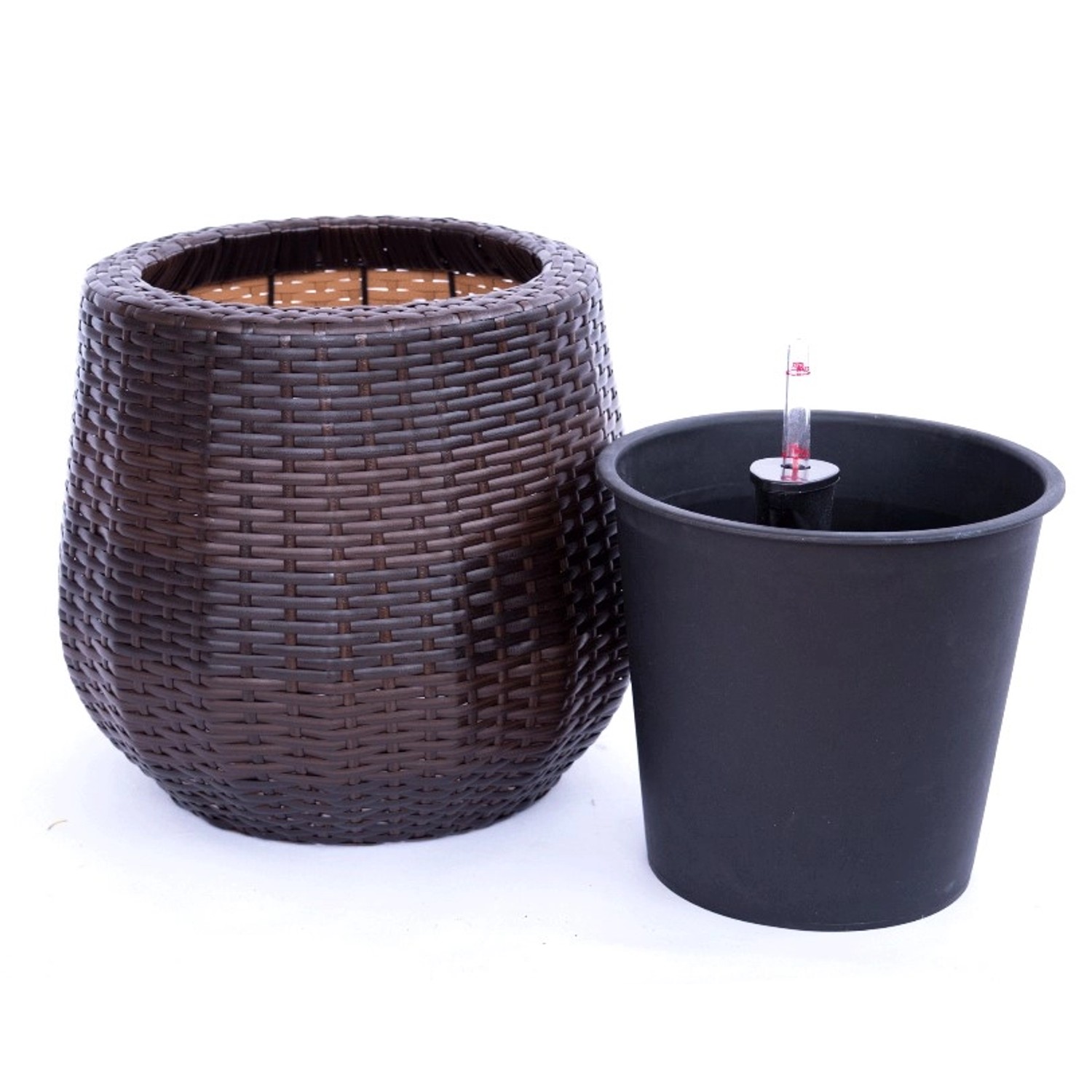 Runder, konischer Pflanzkübel aus Polyrattan in Coffee-Braun mit Pflanzeinsatz und Füllstandsanzeige.