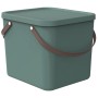 Rotho Multibox Albula 40 l in Mistletoe Green mit Deckel und braunen Griffen.