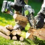 LUX Akku-Kettensäge beim Sägen von Holz, Zubehör für Kettensägen.