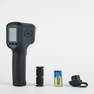 Ooni Infrarot Thermometer, digitales Grillutensil mit Batterien und Aufhängeschlaufe.