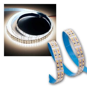 McShine LED-Stripe 5m kaltweiß, aufgerollt, mit leuchtenden LEDs und blauer Klebefläche. Ideal für Innenbeleuchtung.