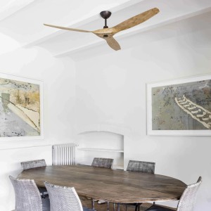 Energiespar Deckenventilator Morea Kiefer (152cm) mit Fernbedienung im Wohnraum.