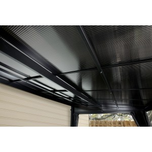 Detailansicht der anthrazitfarbenen Sojag Terrassenüberdachung St. Barth mit Dachplatten.