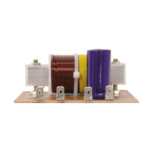 Rockwood Frequenzweiche für Subwoofer, 100/200 Watt, zur Bassabtrennung in Audiosystemen.