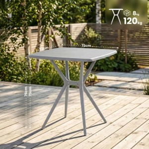 Grauer CLP Gartentisch Becky, eckig 72x72cm, aus Kunststoff auf Holzterrasse. Ideal für Garten und Balkon.