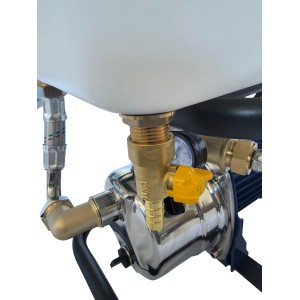 Detailaufnahme: FM-SOLAR Befüllstation für Solar- und Heizungsanlagen mit Pumpe und Tank.