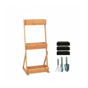 Braunes Holz-Vertikalbeet mit 3 Pflanzkästen für Balkon & Terrasse, inklusive Vlieseinlagen und Gartenwerkzeug-Set.