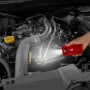 Rotes Apa Schnellstartsystem Powerpack 10.000 mAh im Einsatz am Auto.