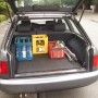 Anti-Rutschmatte 60x100 cm im Kofferraum eines Autos mit Getränkekisten.