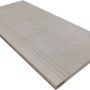 Poolrandstein aus Feinsteinzeug, Rundform mit drei Rillen, 29,5x120x2 cm.