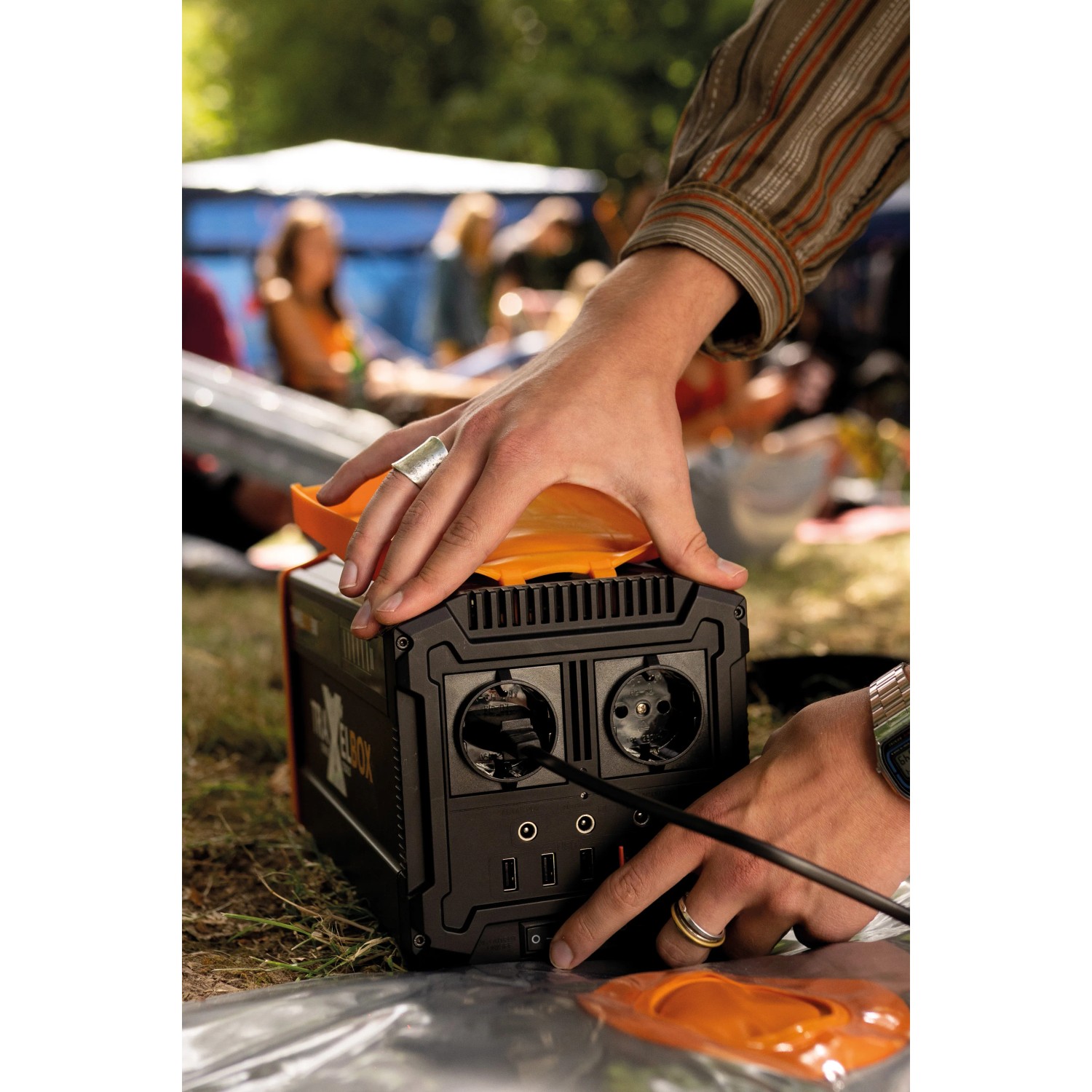 Cross Tools Travelbox 500+ Power Station (555 Wh) im Einsatz beim Camping.