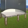 Biohort Erdschraubenfundament für Gerätehaus AvantGarde A2: Aludielen auf Erdschrauben im Garten.