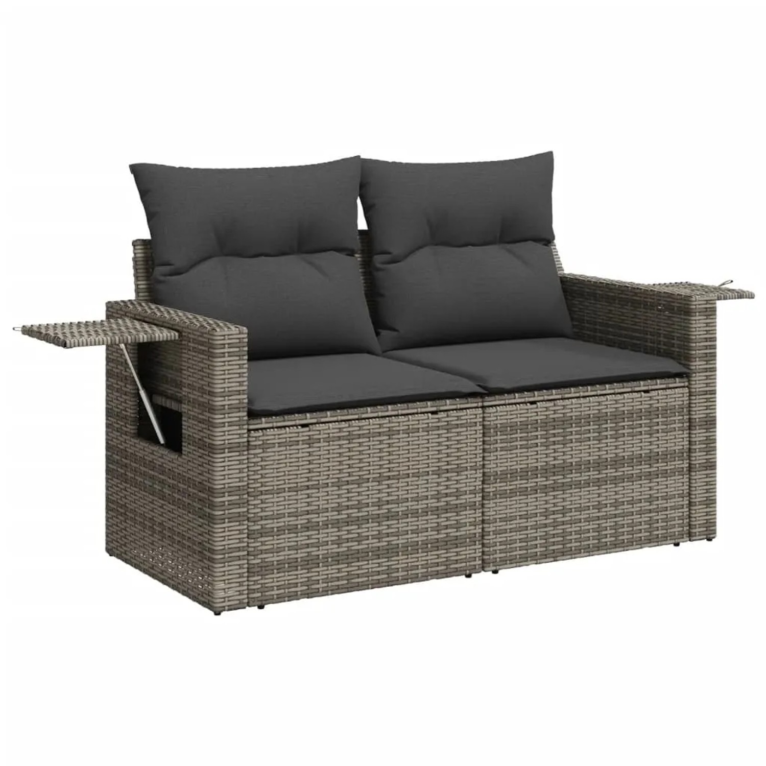 Graue 2-Sitzer Garten-Sofagarnitur aus Polyrattan mit dunklen Kissen und ausklappbaren Ablagen.