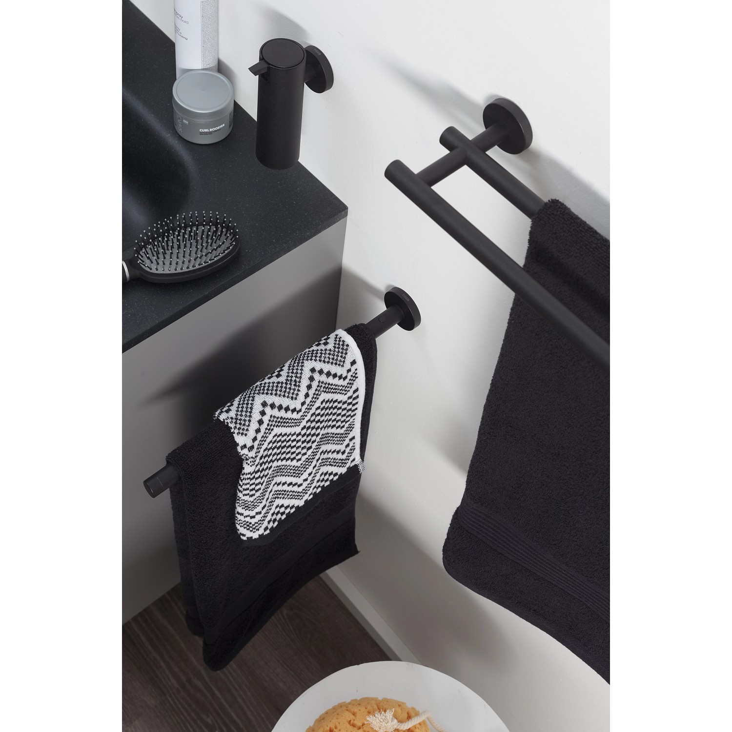 Tiger Handtuchhalter Boston, Edelstahl Schwarz, für 2 Handtücher. Moderne Bad-Accessoires.