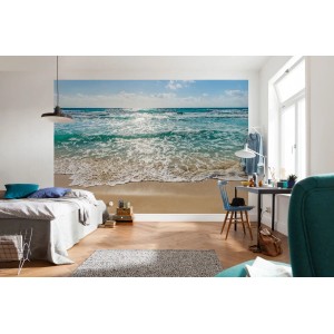 Komar Fototapete mit Strandmotiv in Blau und Beige, 368x254 cm, verwandelt jede Wand in einen Hingucker.